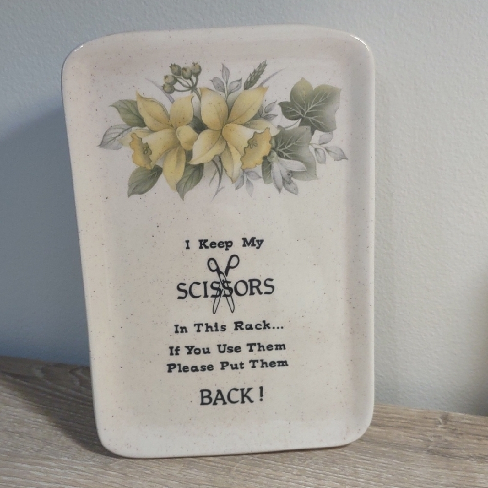 Vintage Scissors Holder Ceramic Yellow Daffodils Hanging